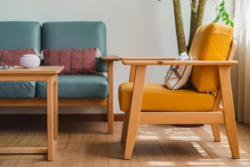 把爱与温暖装进细节里｜榉木宽扶手沙发