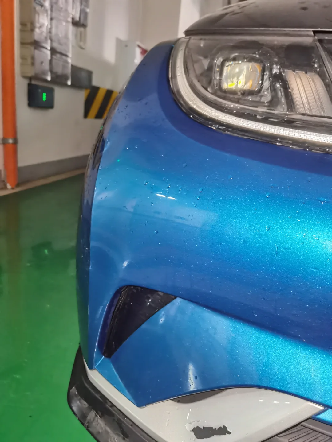 手动修复凹陷保险杠