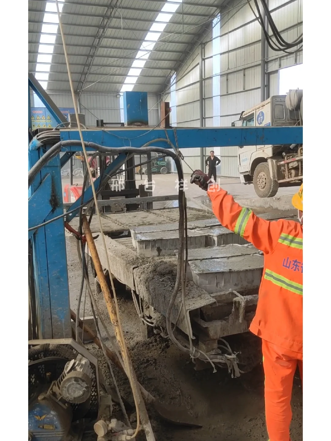 祥创小型混凝土预制构件布料机器生产线设备