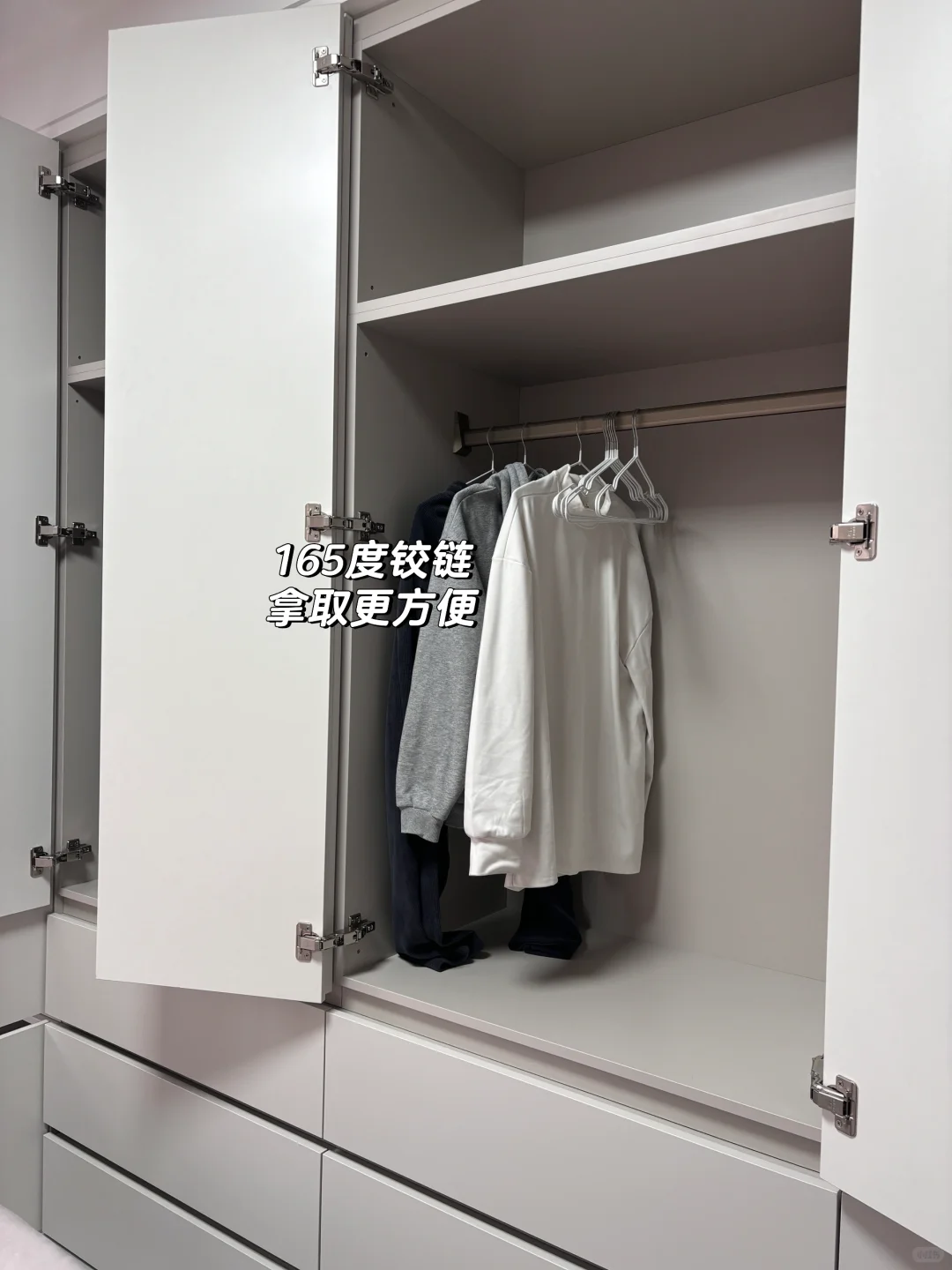 3.2m开间做床尾柜太舒服了,比衣帽间还香!