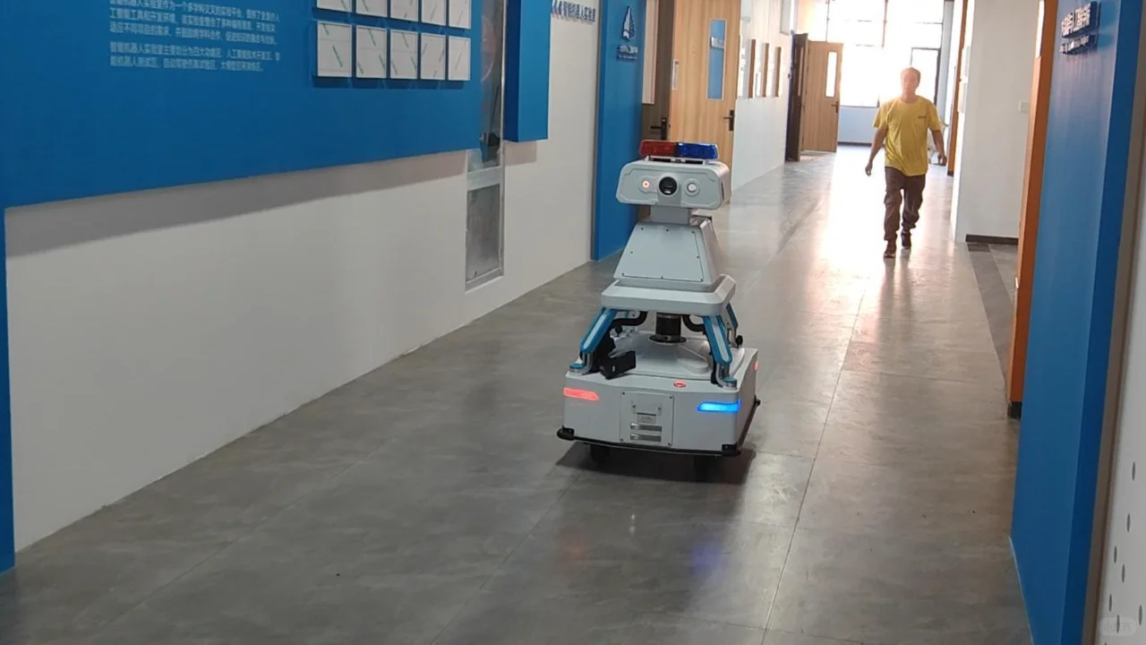 智慧安防巡逻机器人给学校带来的改变