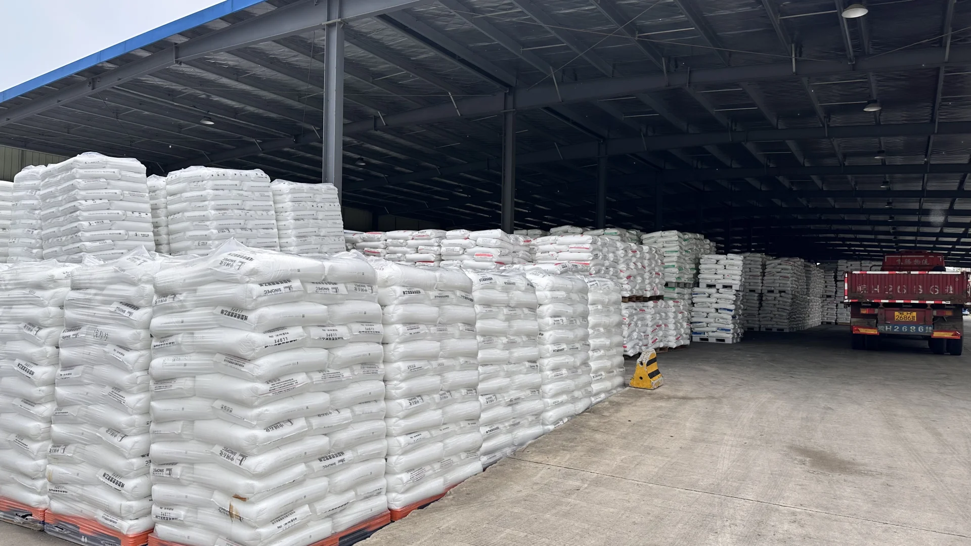 寻找塑料源头厂家 本人做国产进口PP PE颗粒