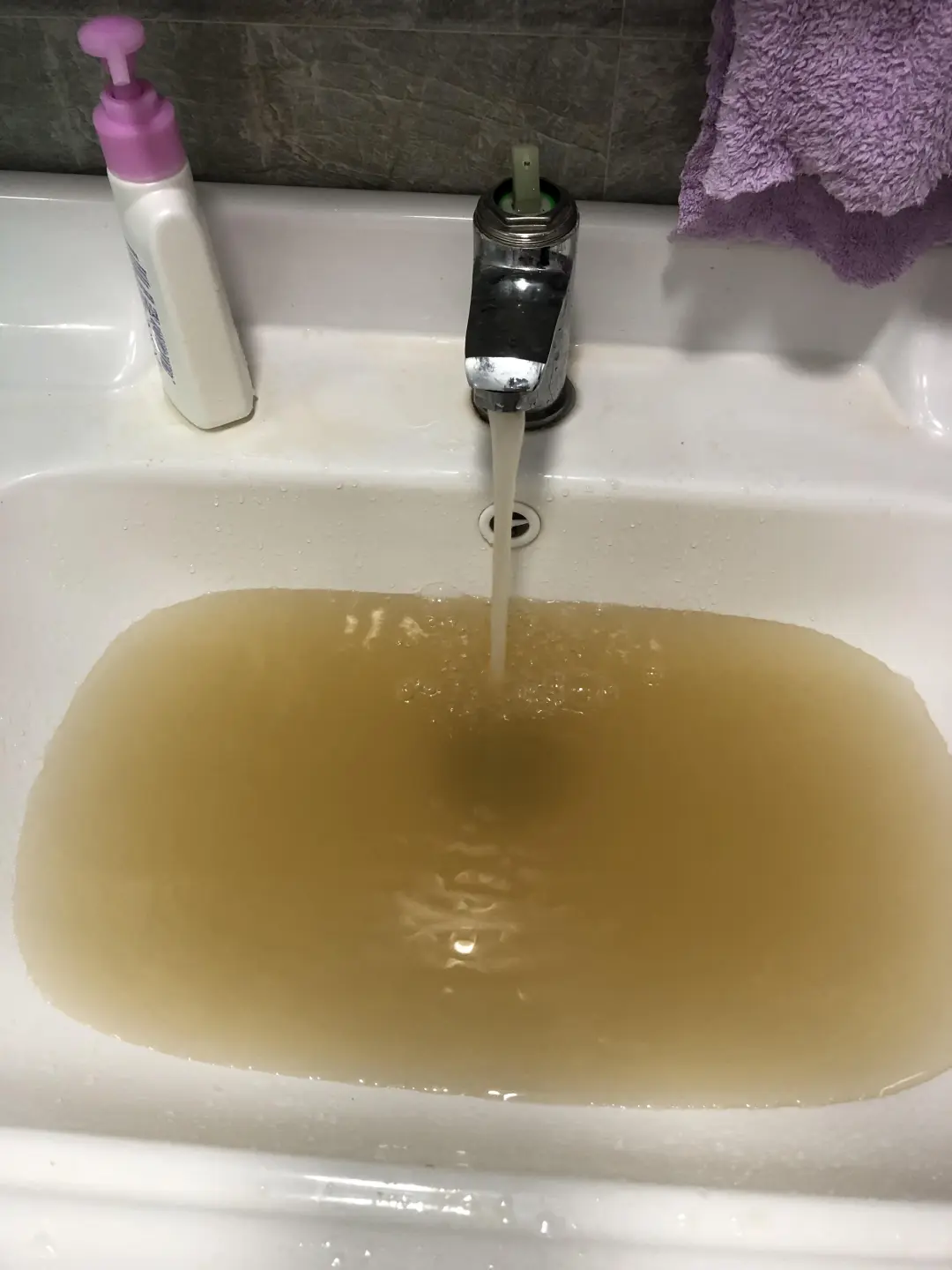 问!为什么我家的自来水出来是浑浊的