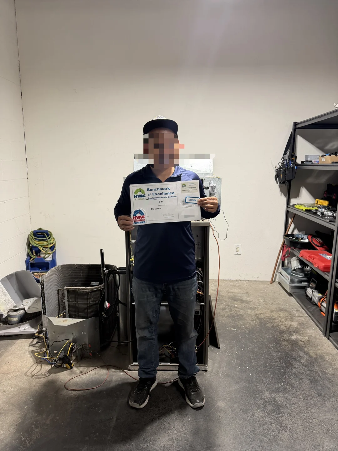 恭喜本校学员成功考取电气从业证书！