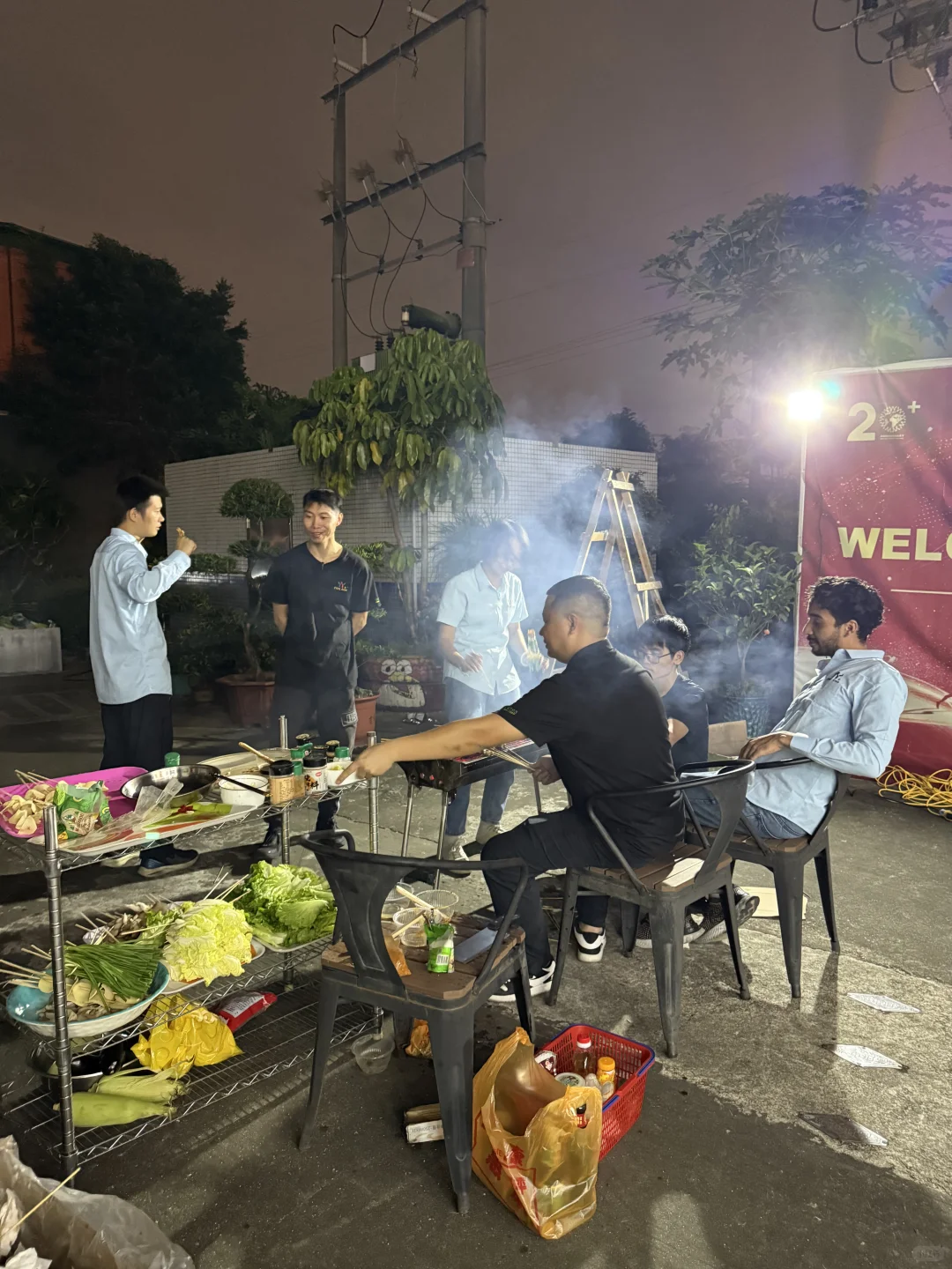 来一场烧烤活动 及时补充能量?