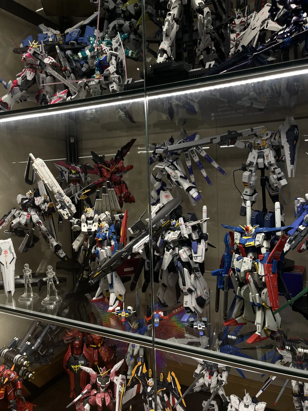 终于完成梦想有一个自己的高达展柜