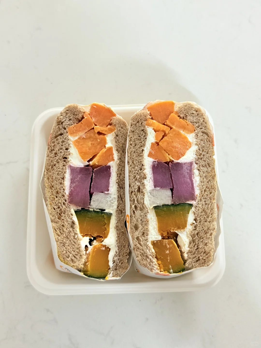 盒马五谷丰登馒头改三明治了....