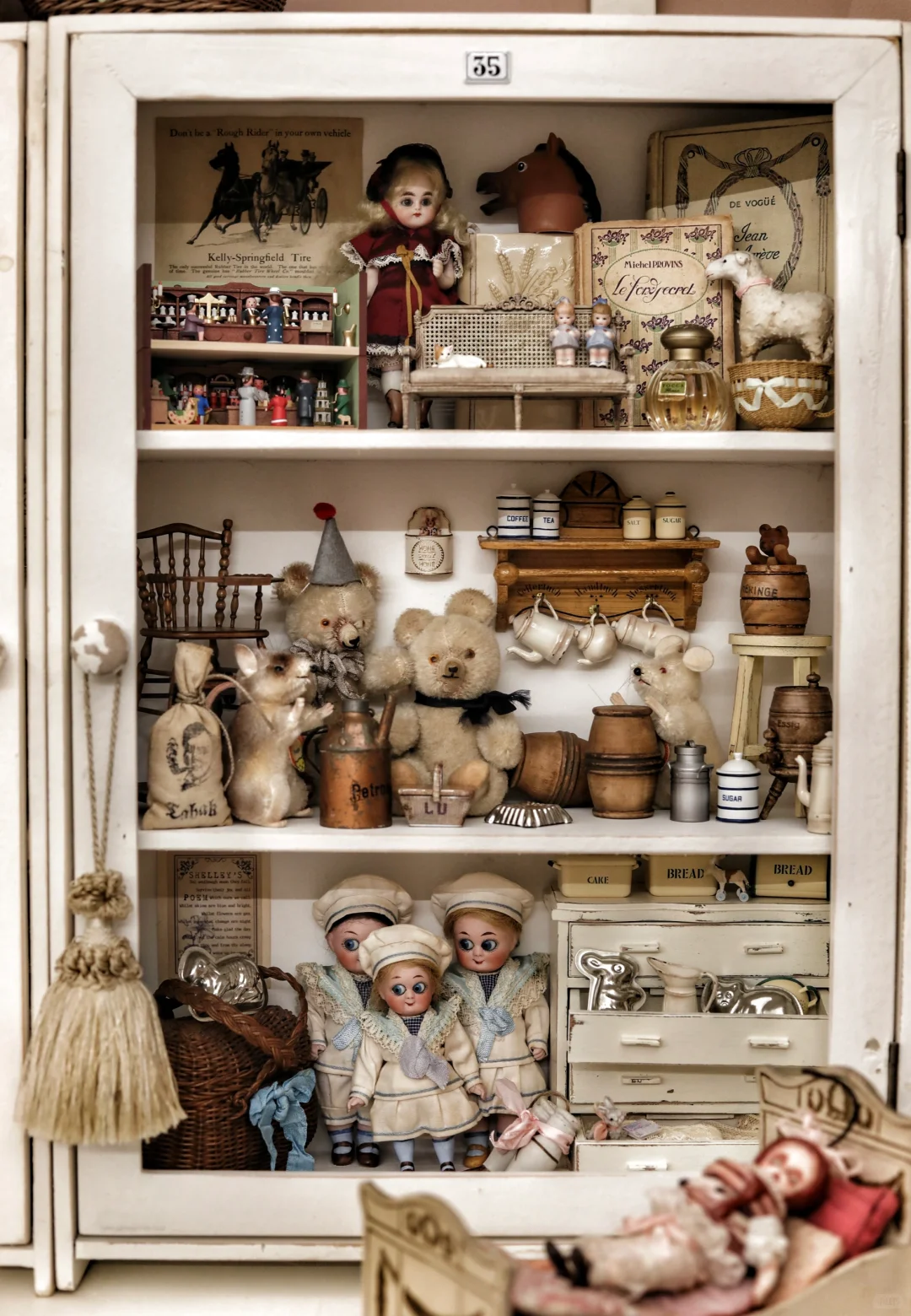 听说大家都有玩具古董柜