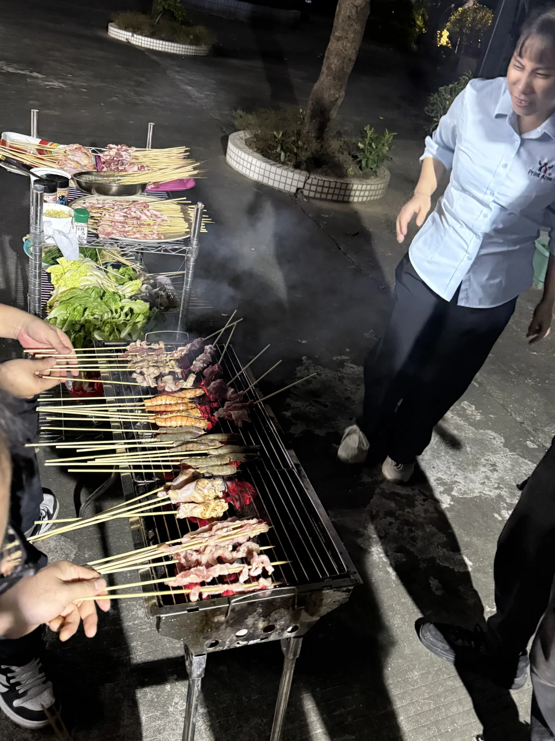 来一场烧烤活动 及时补充能量?