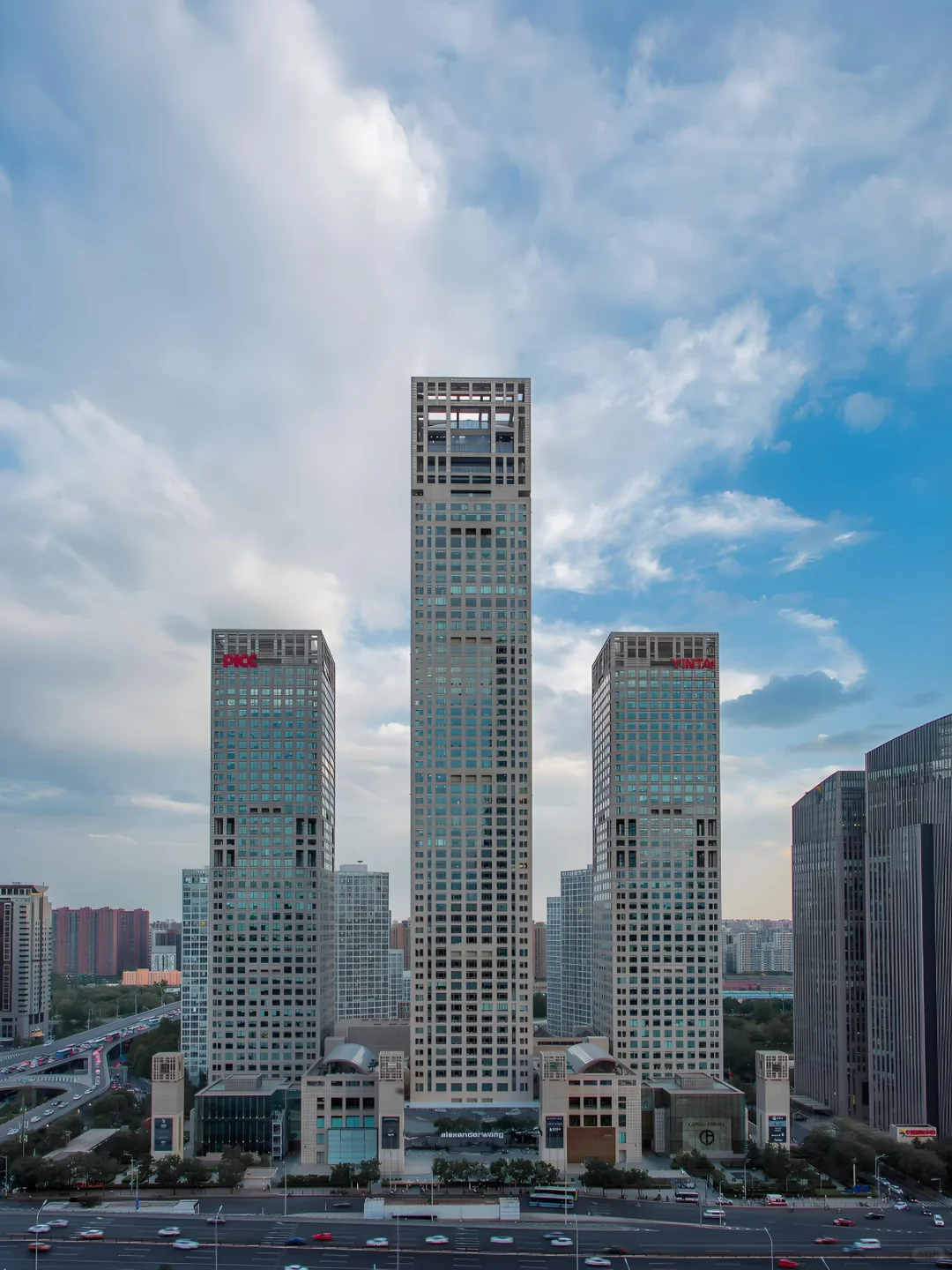 每天了解一家新公司丨No.15 银泰集团