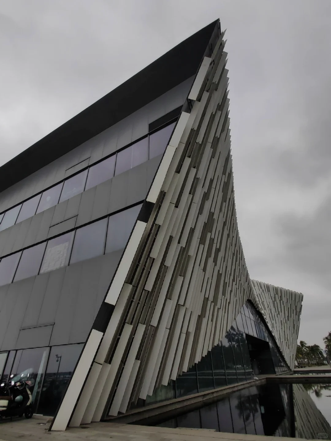 海南新建筑挺炸眼