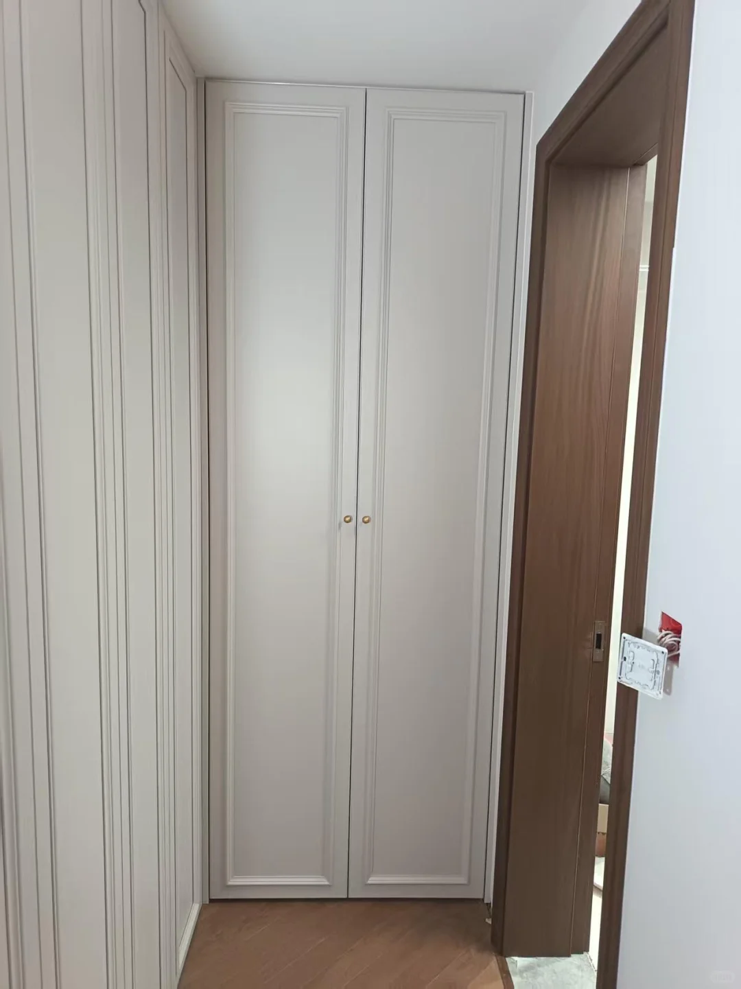 实木烤漆衣柜全案落地，太美了✨✨✨