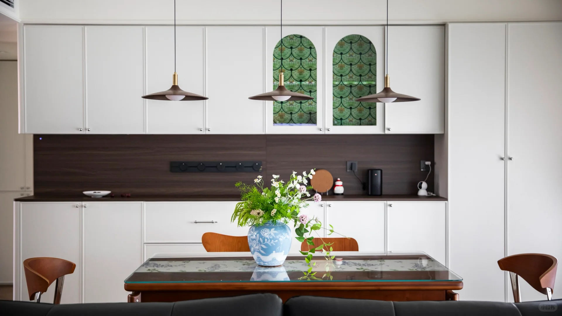 花30元改造餐边柜！玻璃门贴完直接封神✨