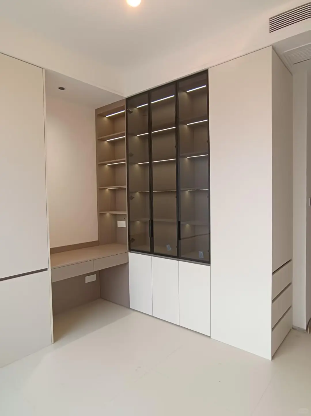 爱格U188衣柜落地