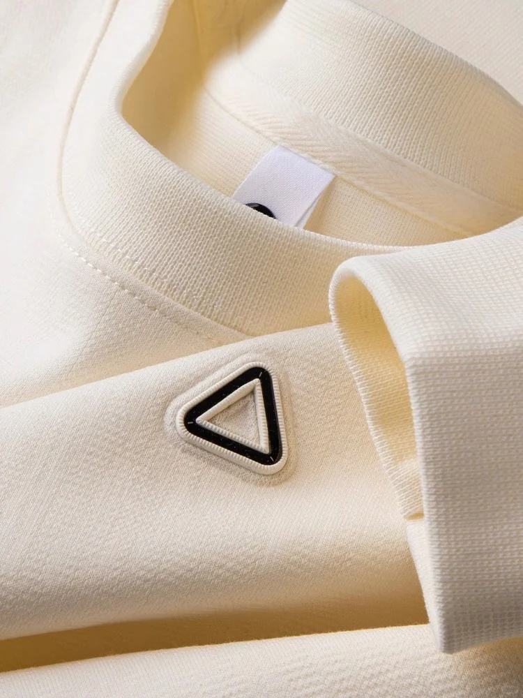 ?具有3D立体效果的服装logo印绣花工艺设计