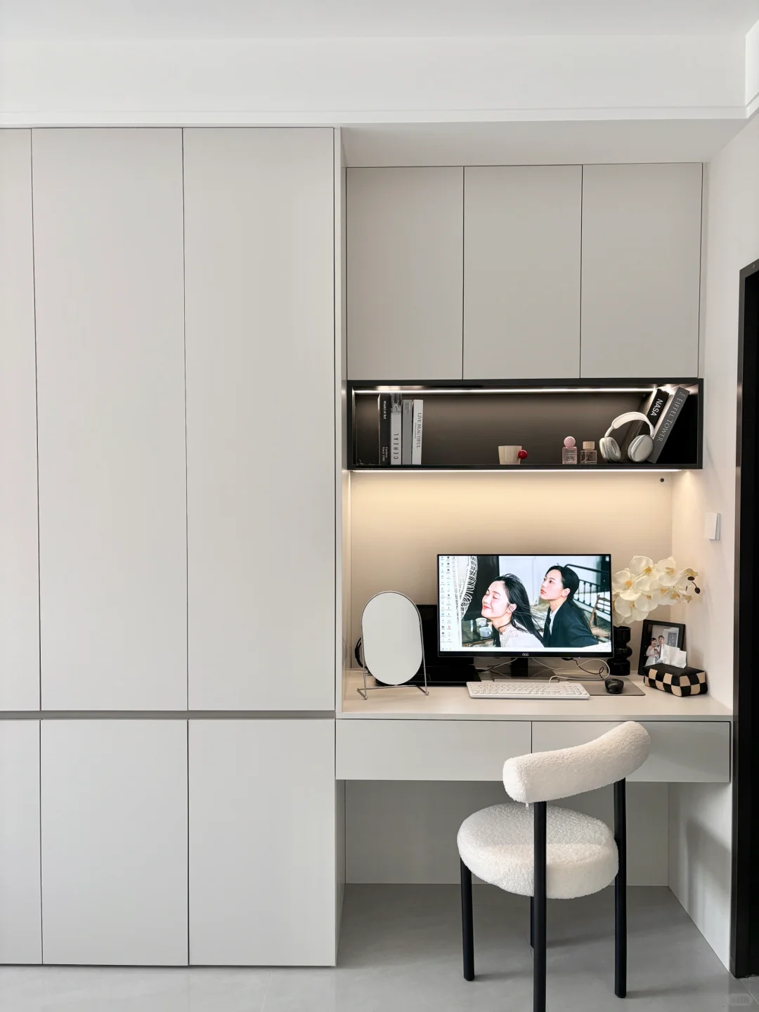 3.2m开间做床尾柜太舒服了,比衣帽间还香!