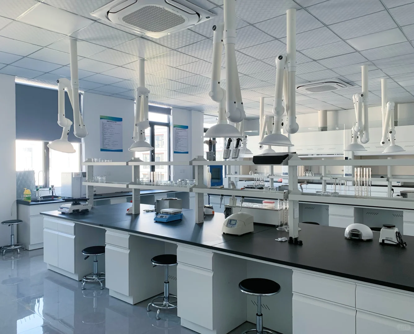 你们实验室有哪些设备？