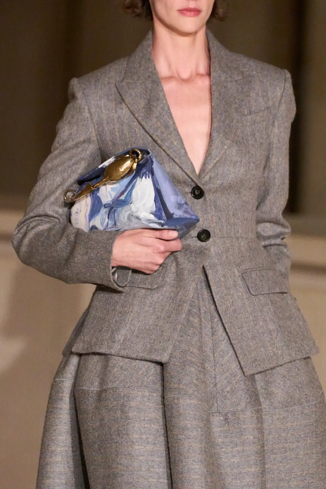 西装趋势中的「宽肩收腰」转向