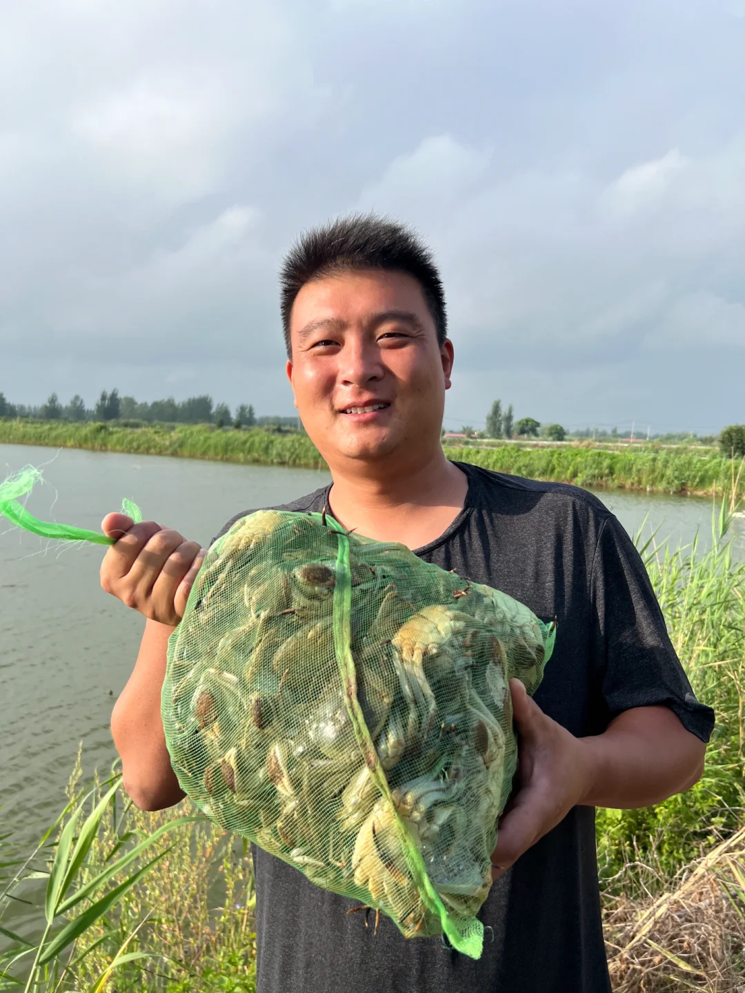 微山湖蟹农今年想试试在小红书卖大闸蟹