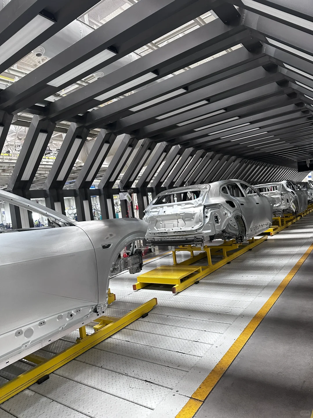 一辆阿维塔07是怎样智造的？