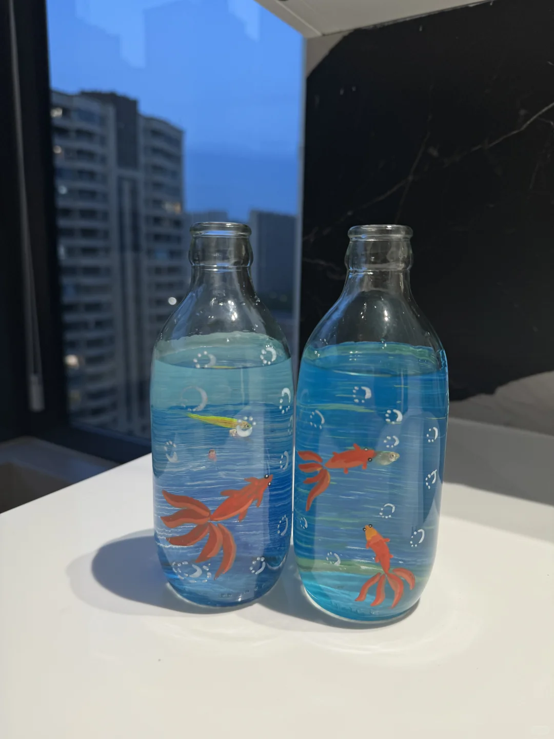 娃的幼儿园作业火了｜玻璃瓶改造成鱼缸?