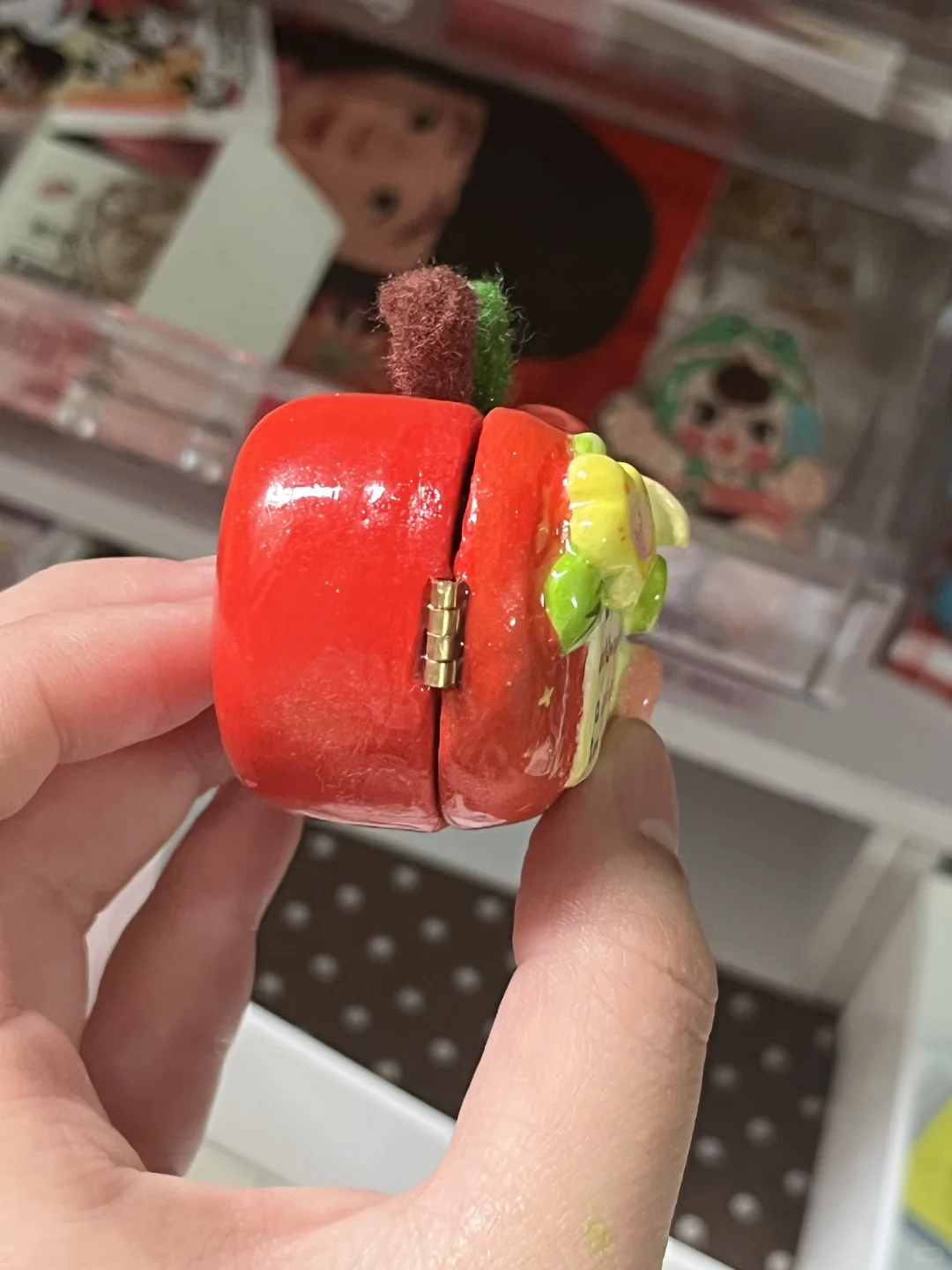 右滑打开红苹果