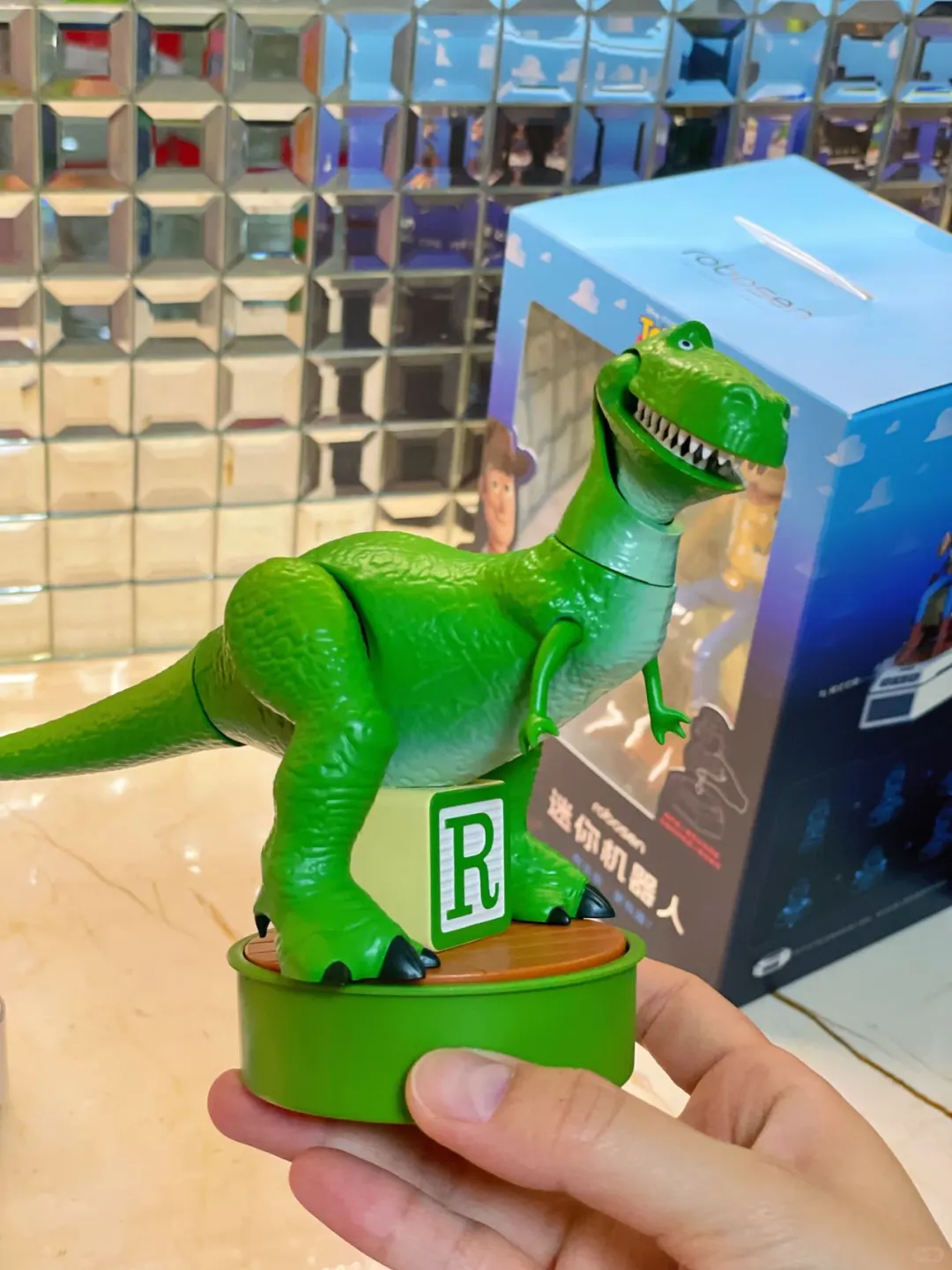 ?没有男孩子能拒绝高科技玩具！