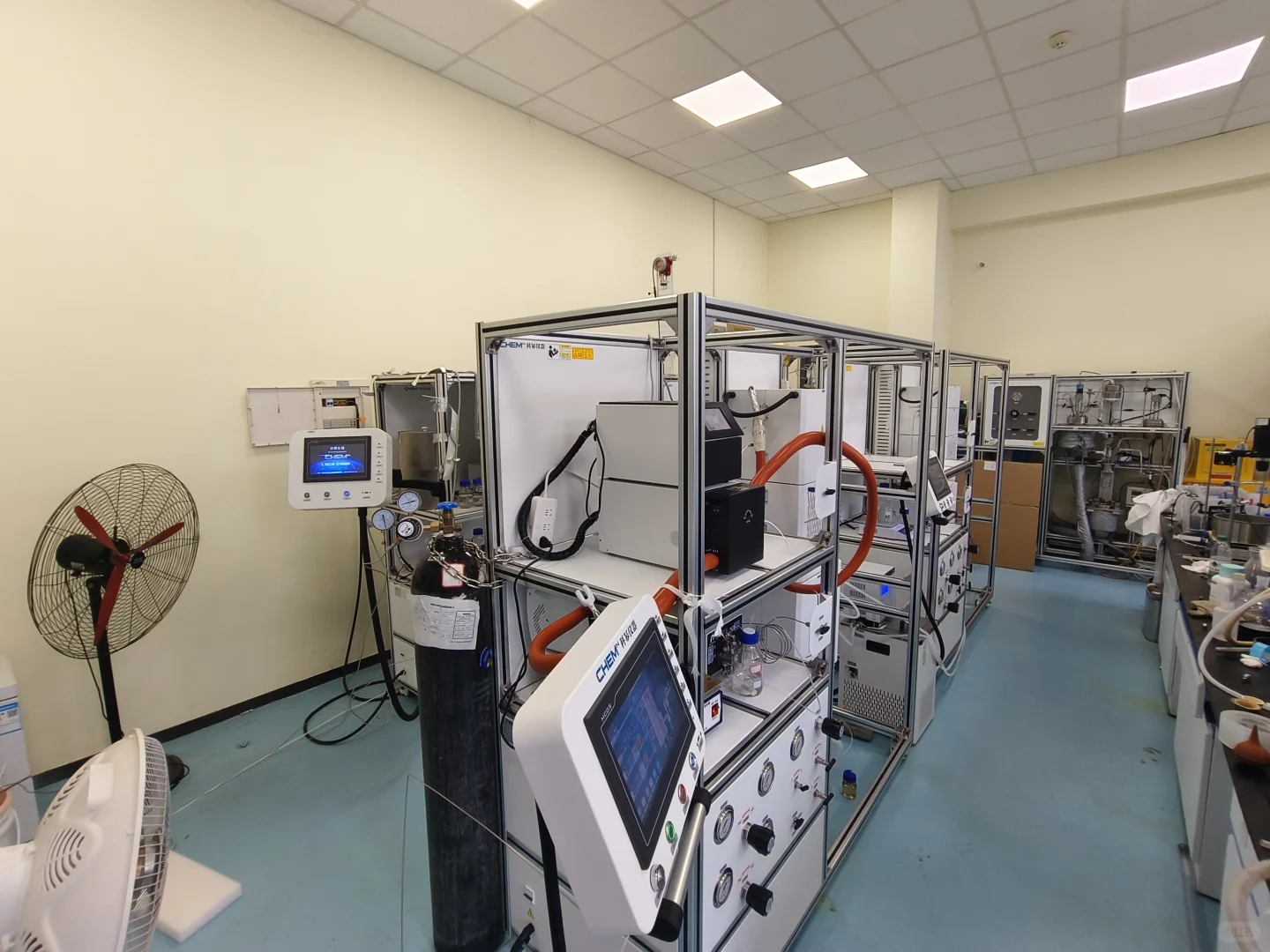 南京大学｜两气两液氨化固定床