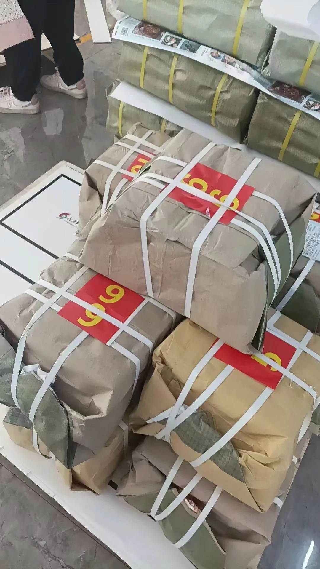 不是在备货,就是在发货的路上?