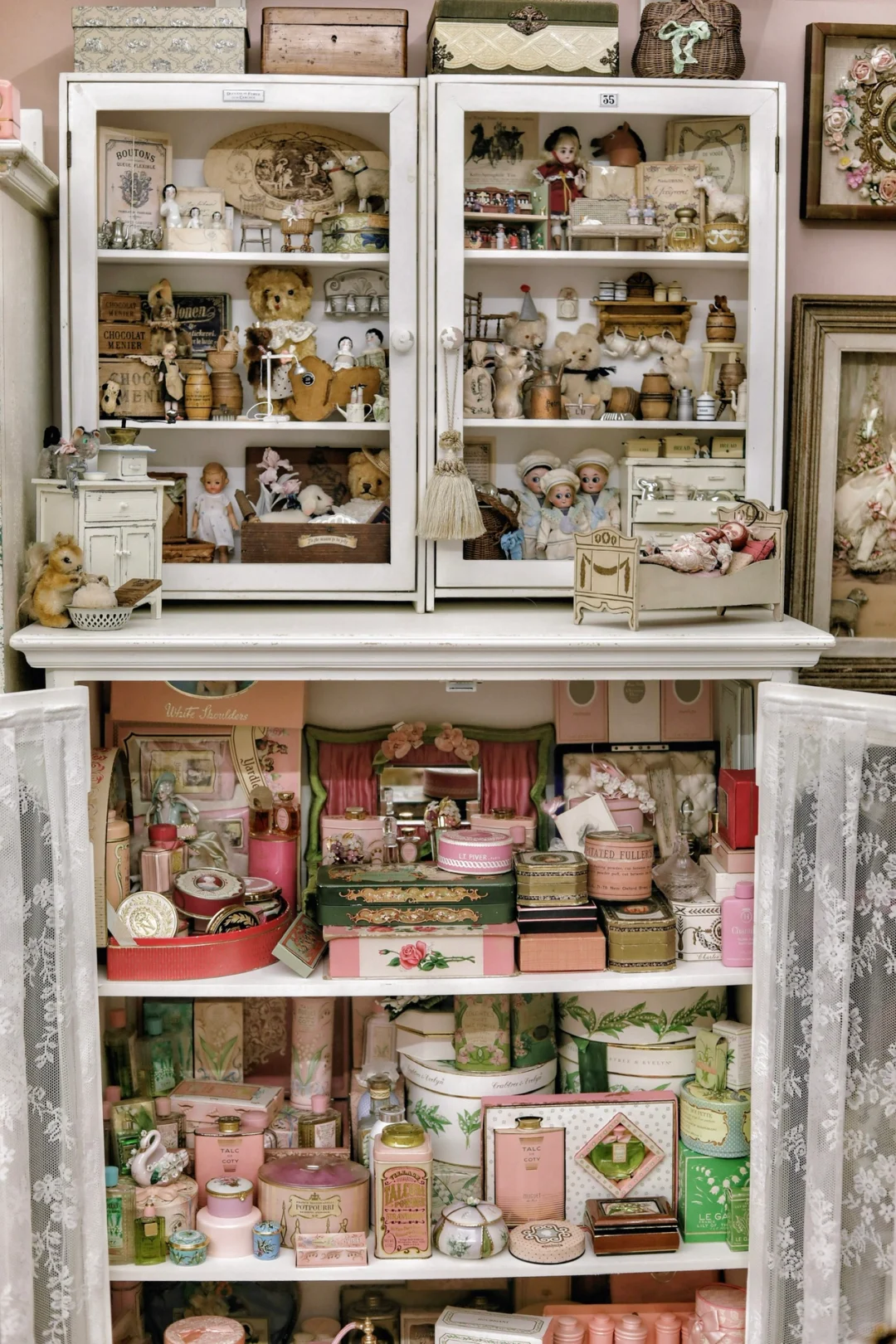 听说大家都有玩具古董柜