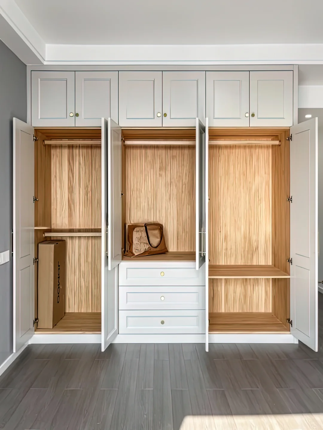 全屋定制法式扣线衣柜｜优雅感拉满卧室C位