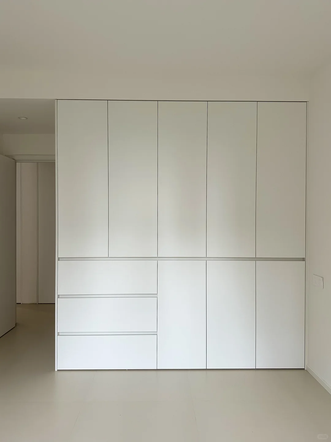 白色分段式衣柜安全落地,快来抄作业啦✨