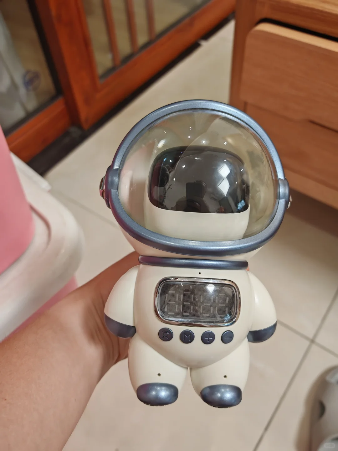 生日礼物挑小朋友喜欢还能涨知识的AI机器人