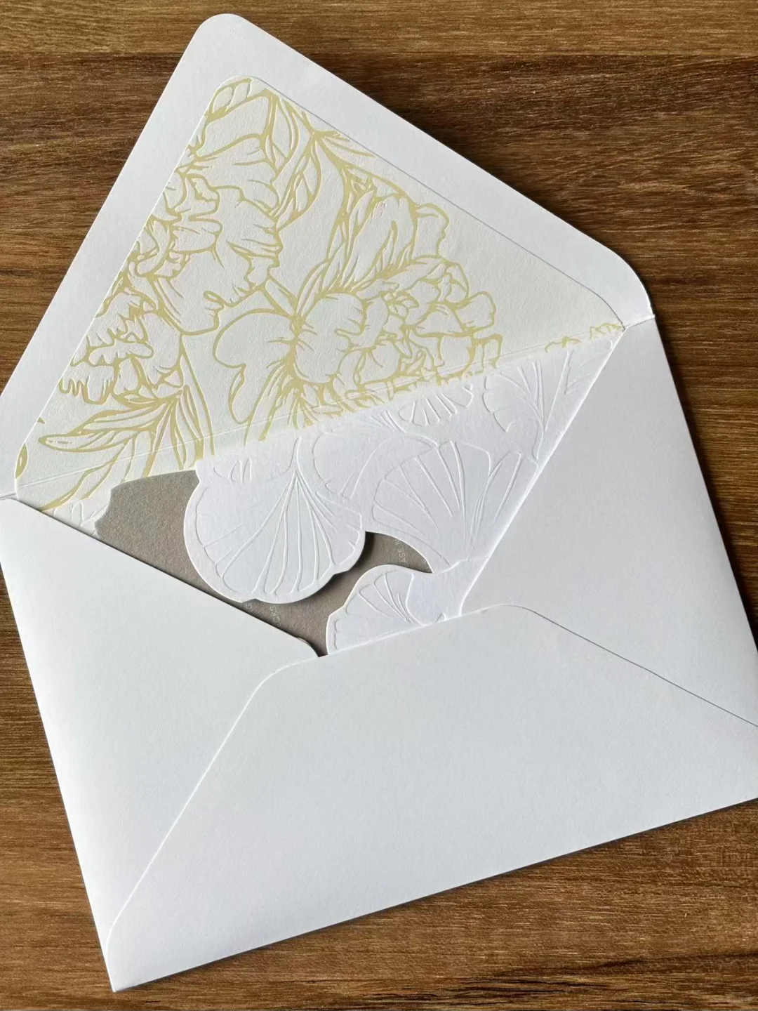 ?银杏请柬｜把东方禅意刻进极简纸艺里✨