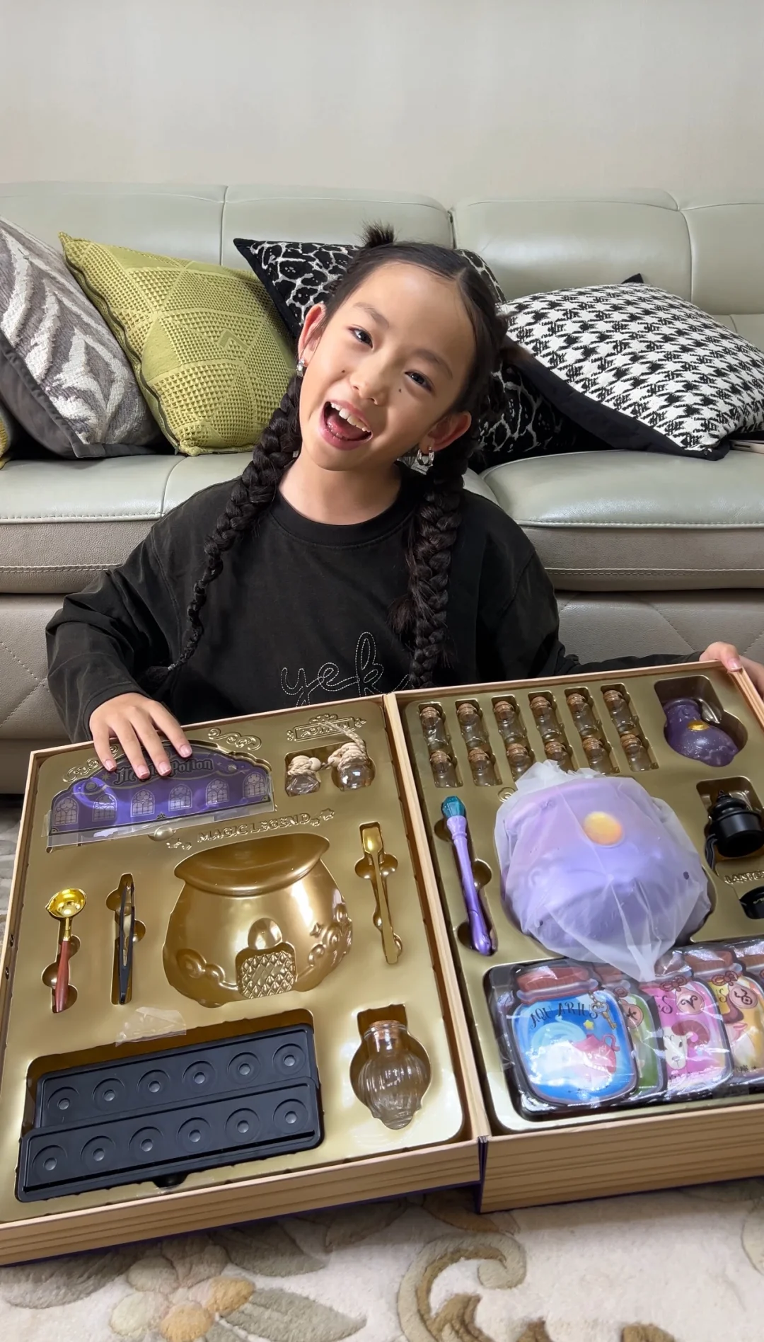 送完这个礼物，就安心送回学校了