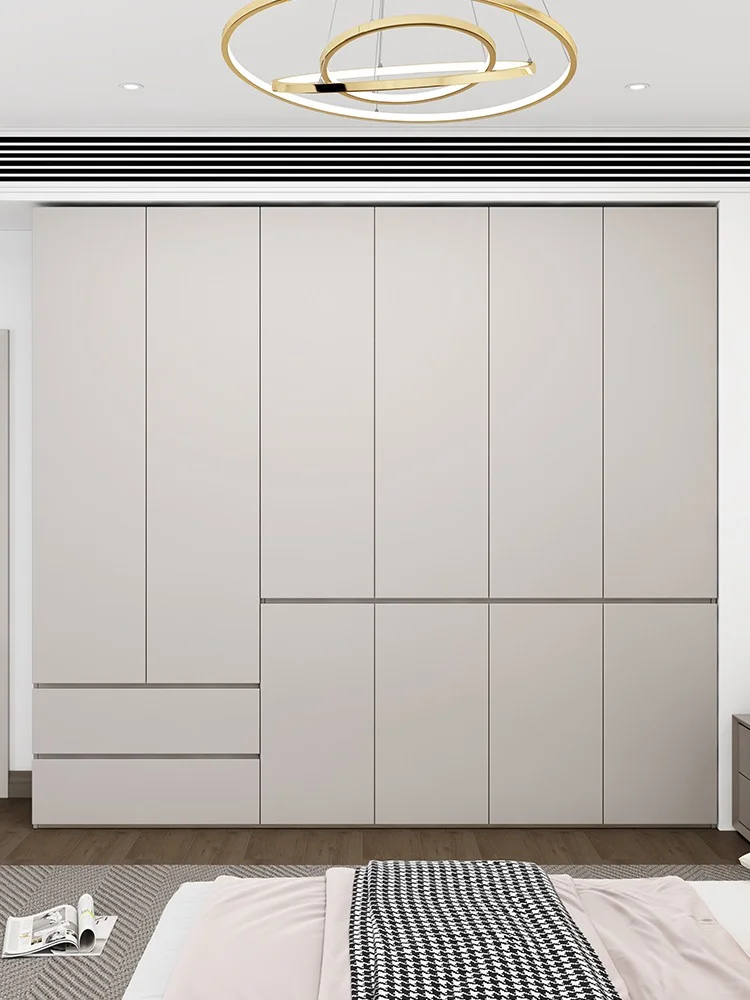 羊绒灰实木衣柜分段式设计