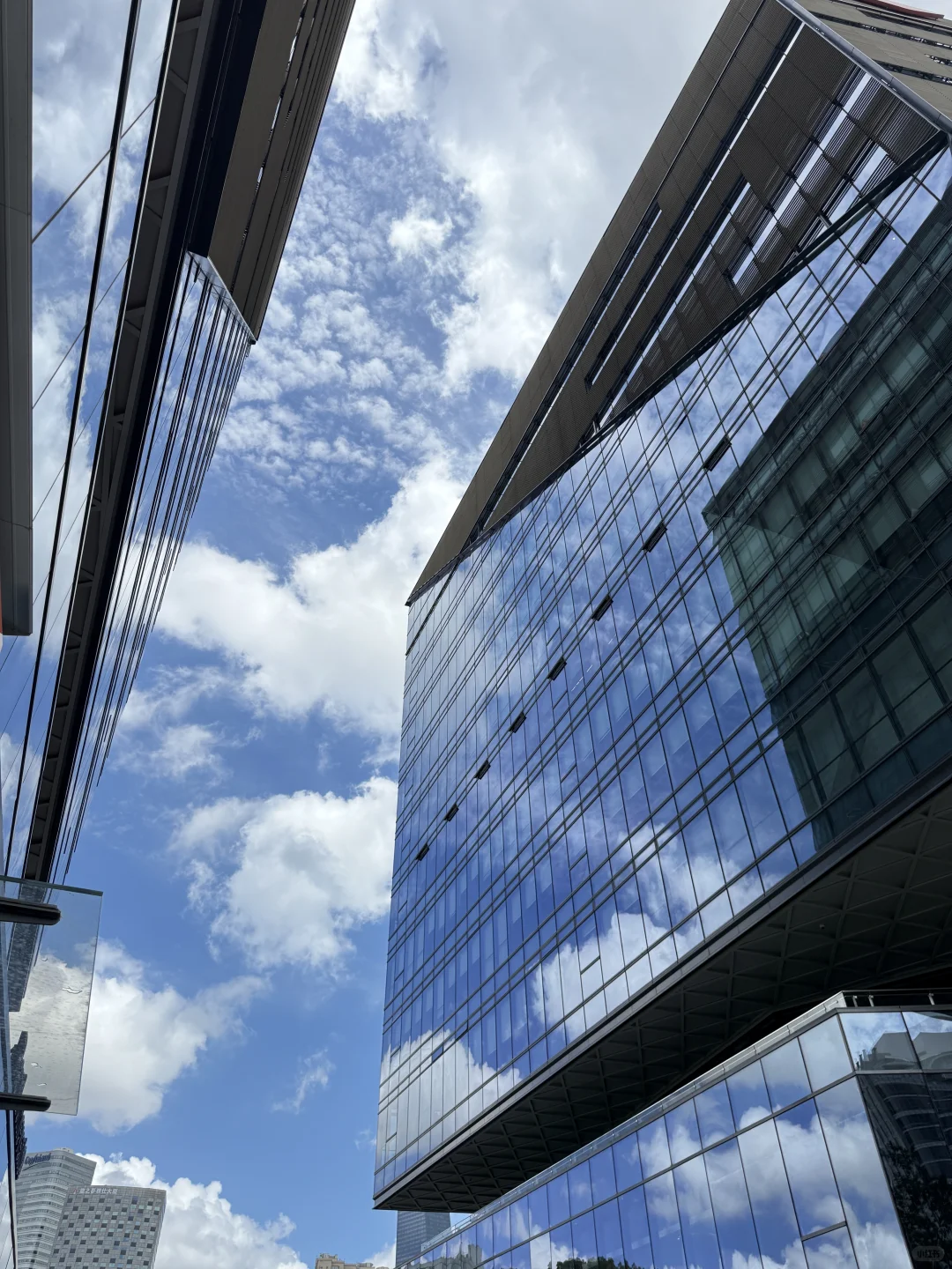 7.19 Live｜玻璃幕墙是天空的浪漫魔镜