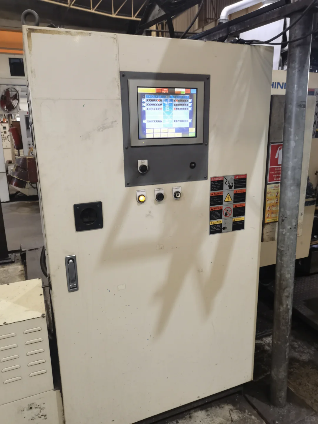 泰国工厂使用中的东芝350压铸机