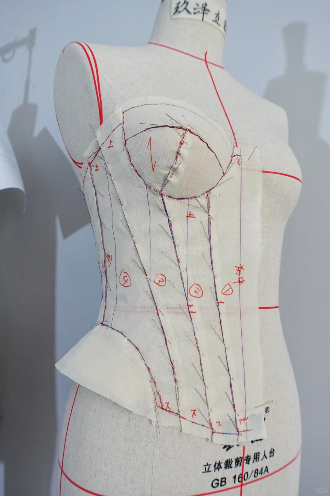 ERMANNO SCERVINO Spring紧身胸衣 — 立裁