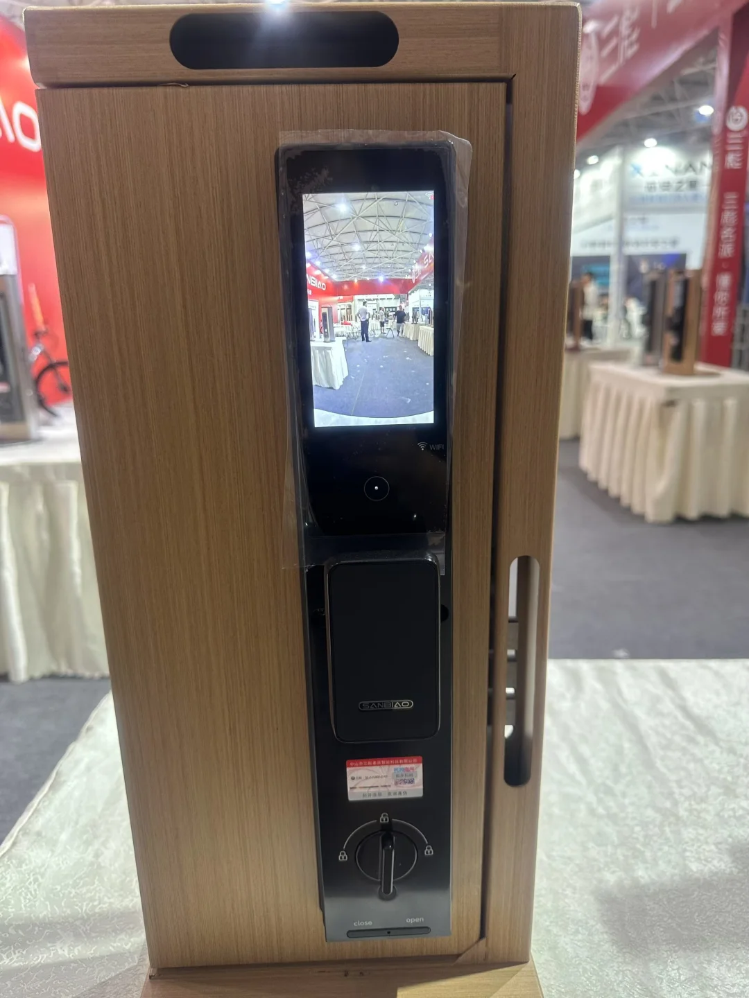 谁懂啊!这智能锁直接把「AI管家」焊门上了?