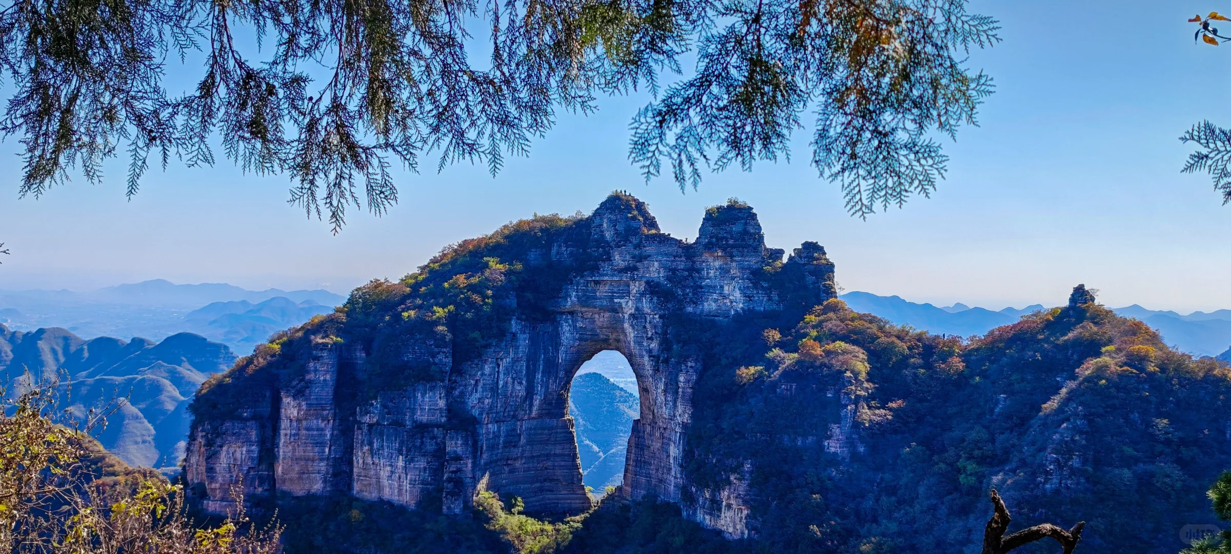 北京2h达！蚕姑坨悬崖边日照金山的秋日秘境