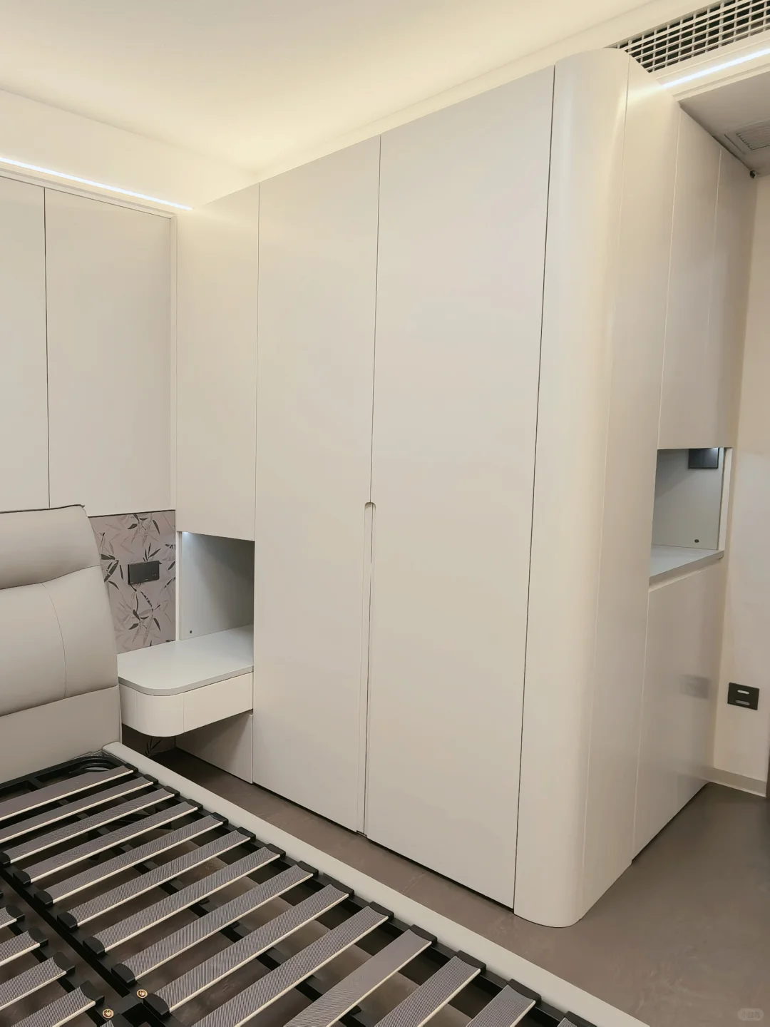 ?18款衣柜落地实景，推给近期做衣柜的人！