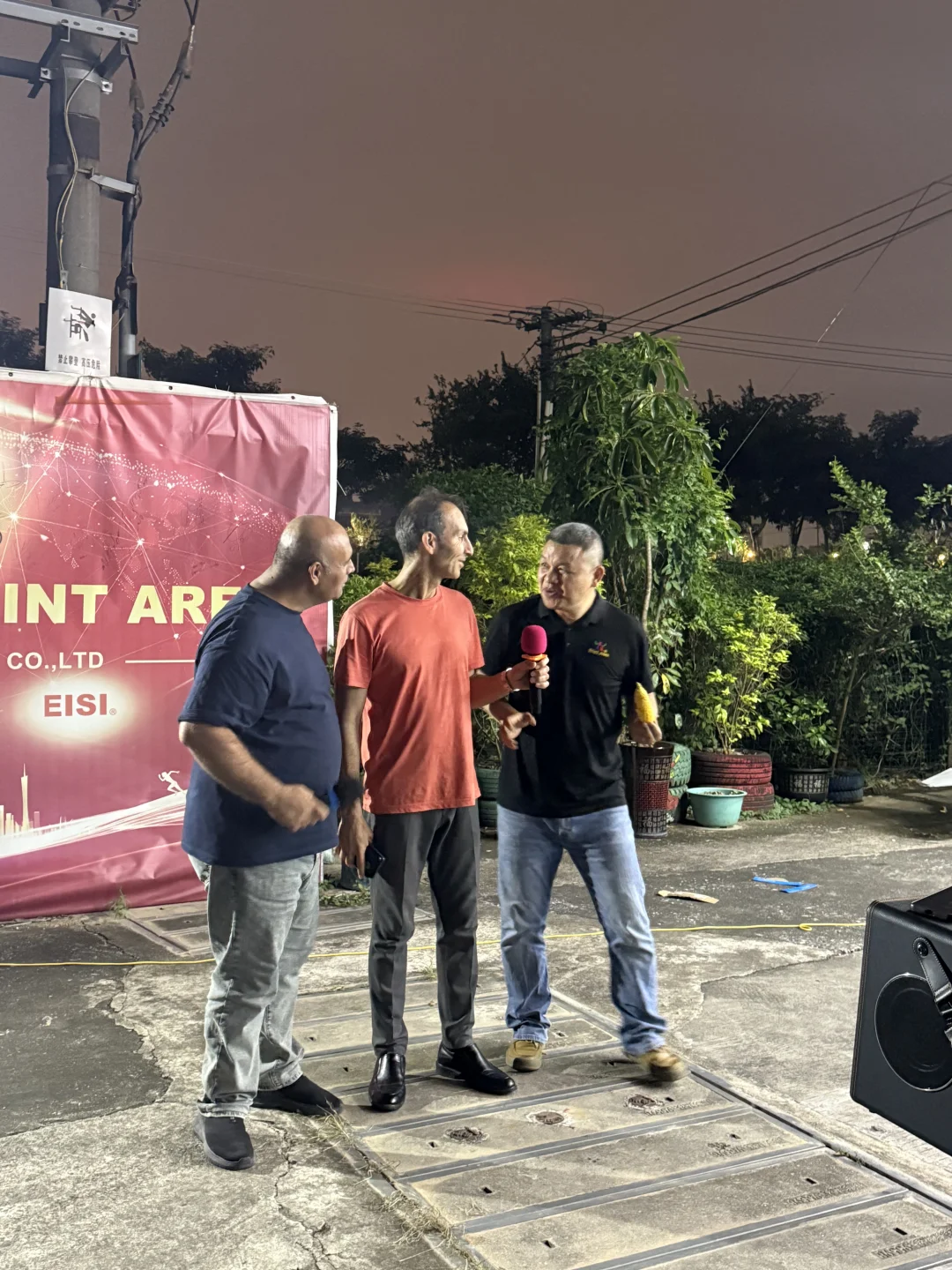 来一场烧烤活动 及时补充能量?