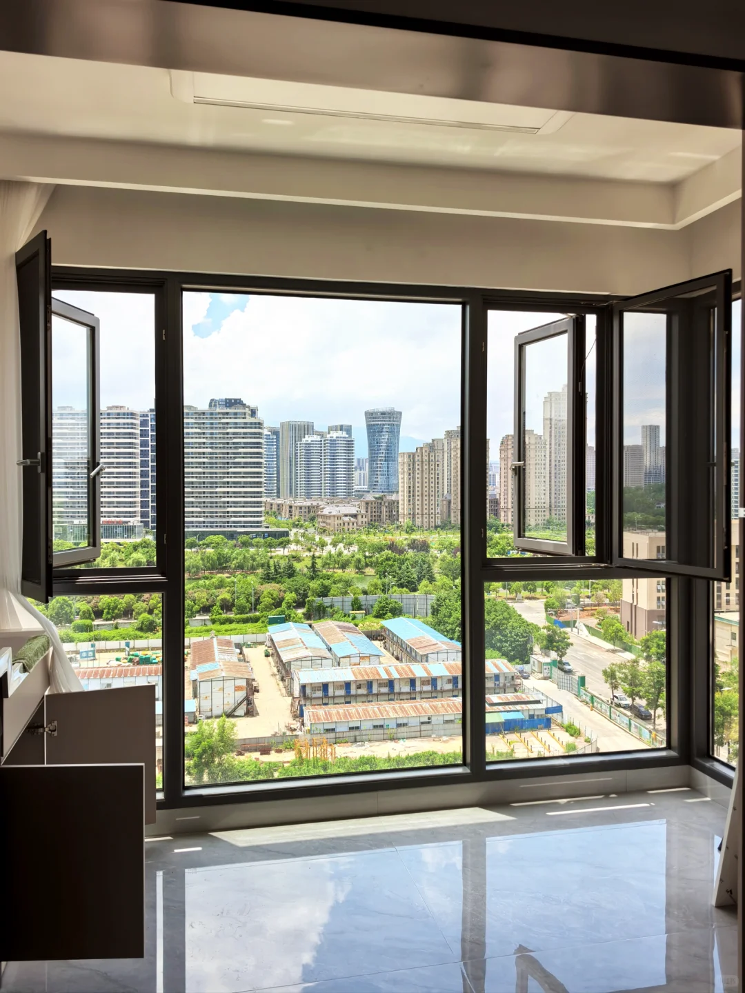 九江联泰五期小区落地窗完工