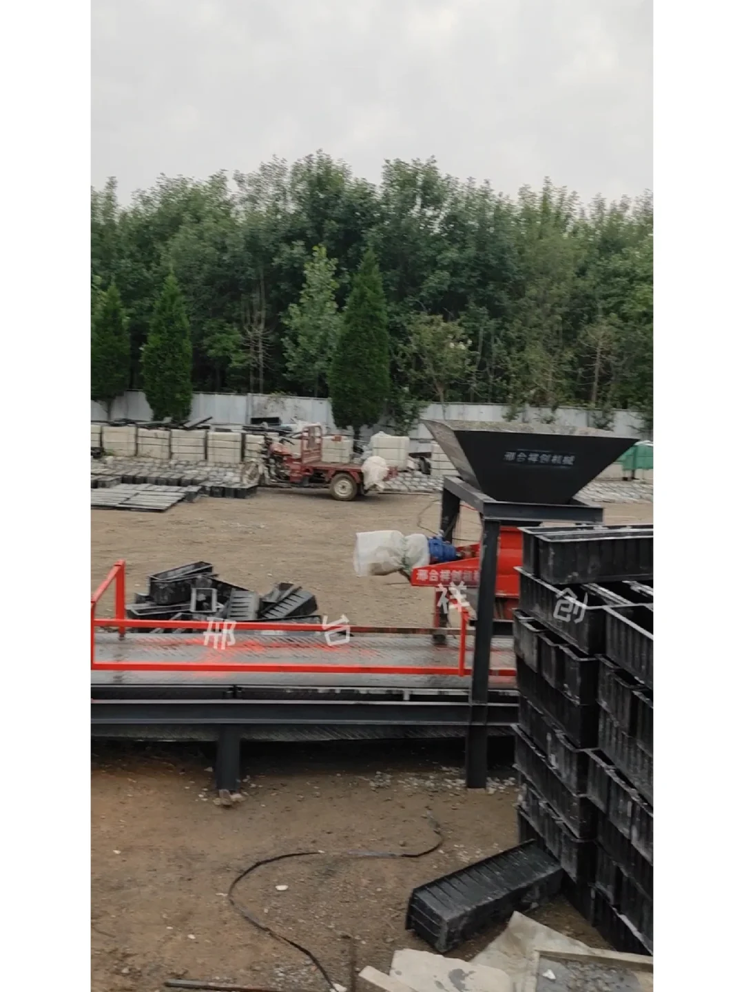 祥创通用型水泥预制块布料机器生产线设备