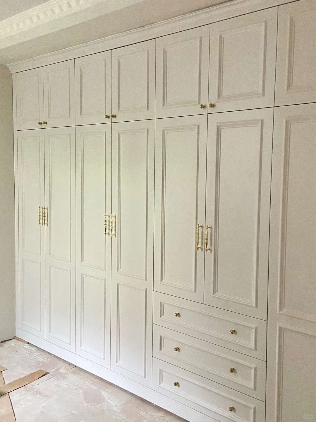 全屋定制法式扣线衣柜｜优雅感拉满卧室C位