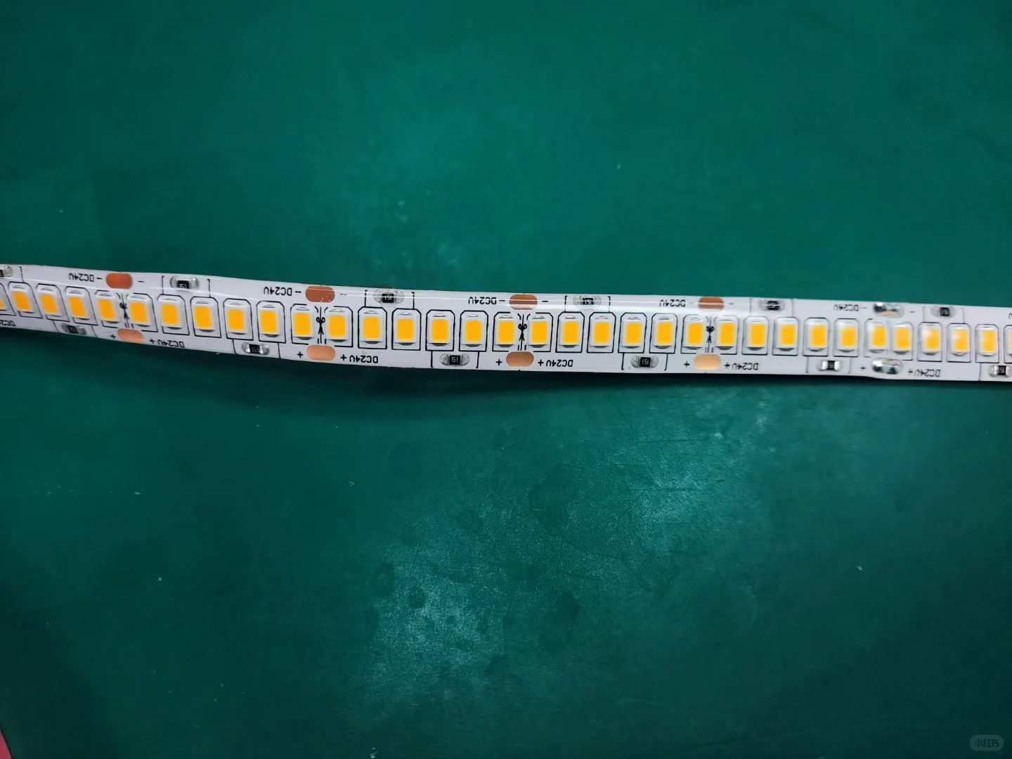 2835滴胶防水灯带