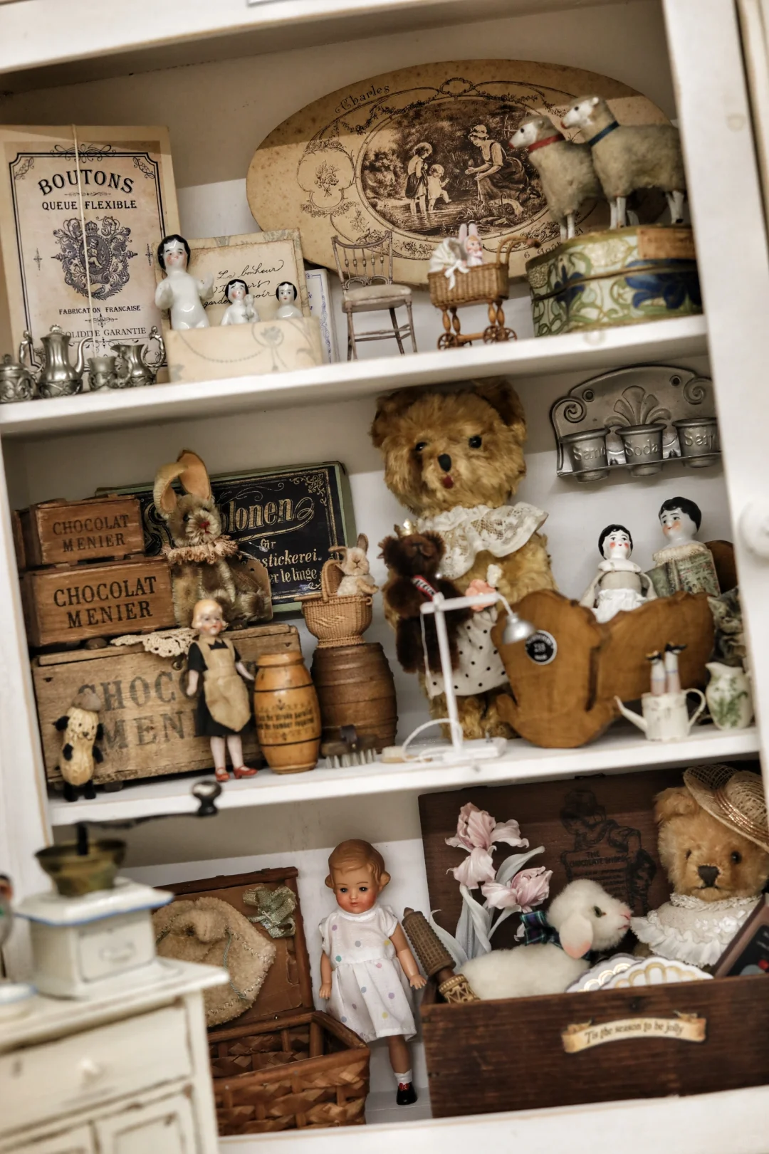 听说大家都有玩具古董柜