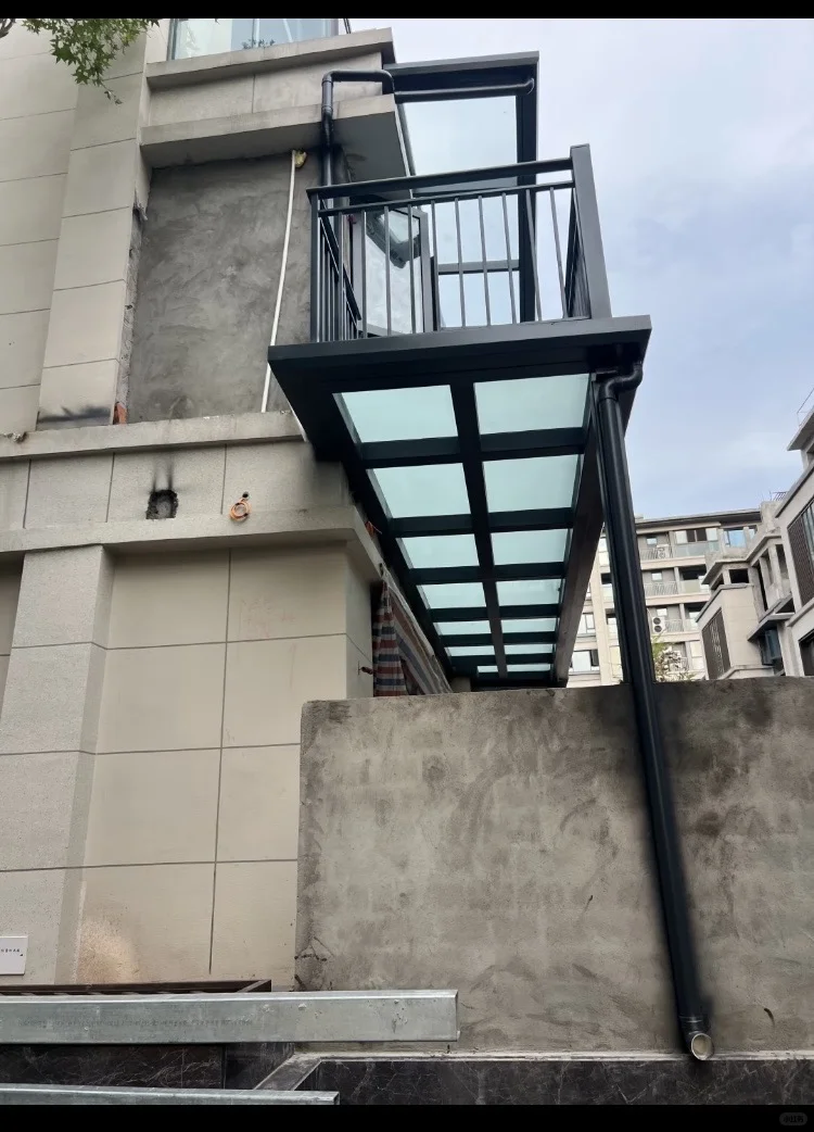 钢结构玻璃雨棚阳光房，别墅的优雅屏障