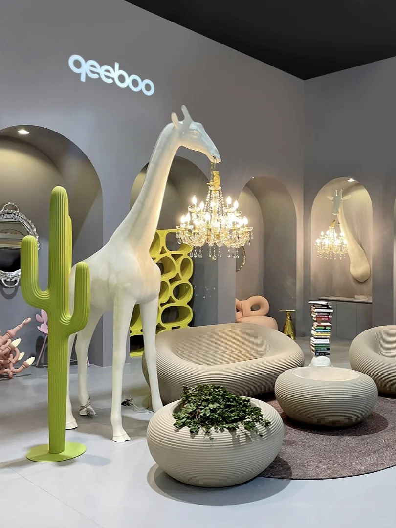 Qeeboo长颈鹿将非洲草原的优雅凝入家居空间